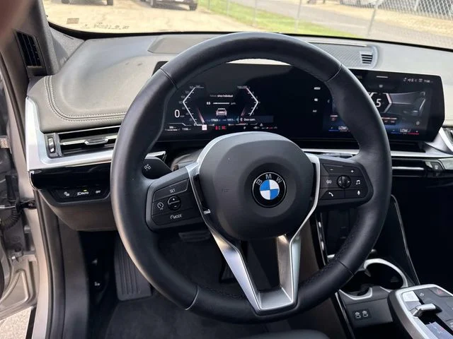 Used 2025 Silver BMW xDrive28i image 35
