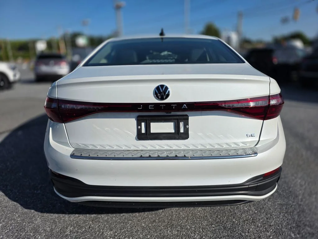 New 2026 Opal White Pearl Volkswagen 1.5T SE image 5