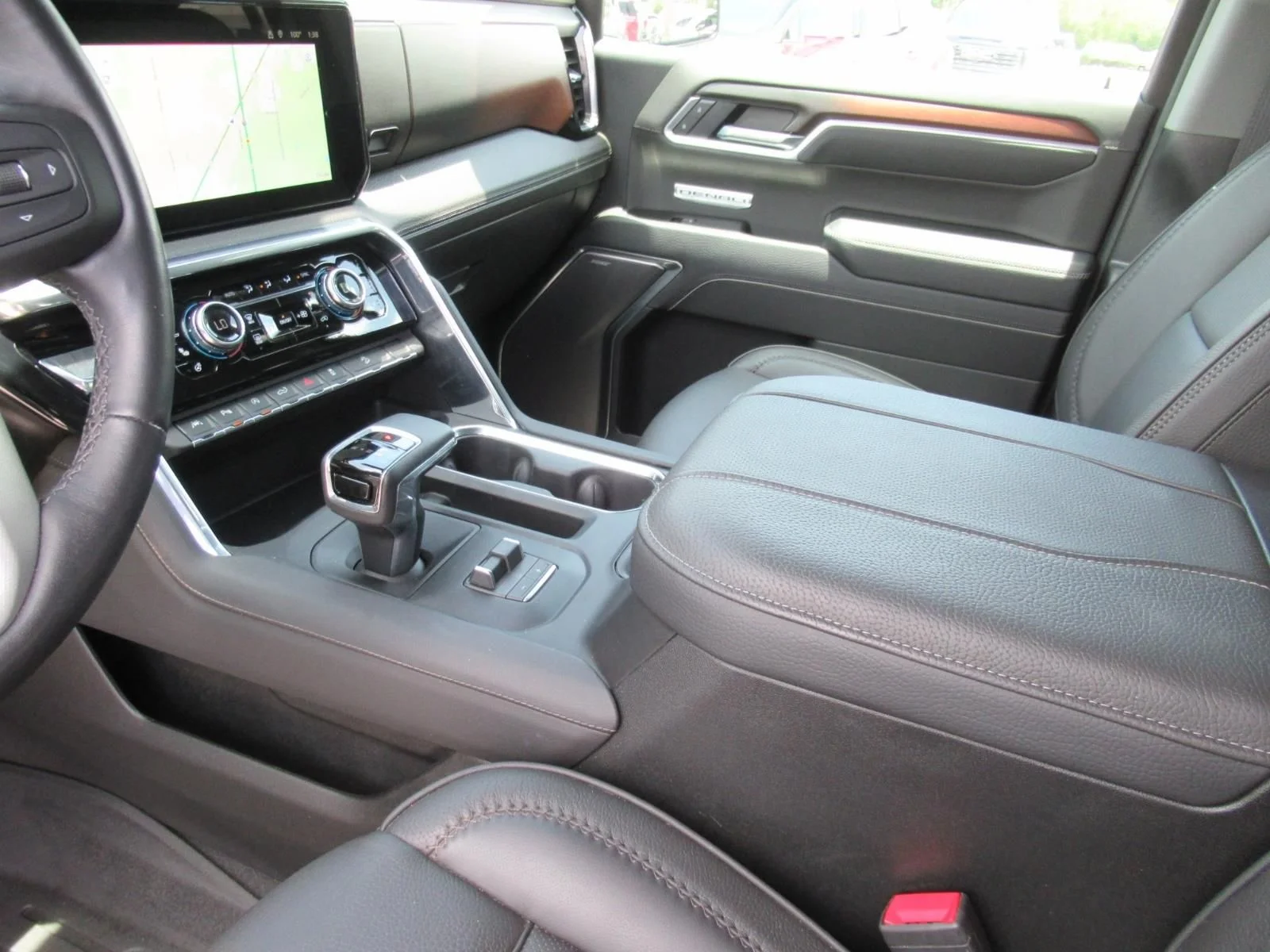Used 2026  GMC Denali image 16