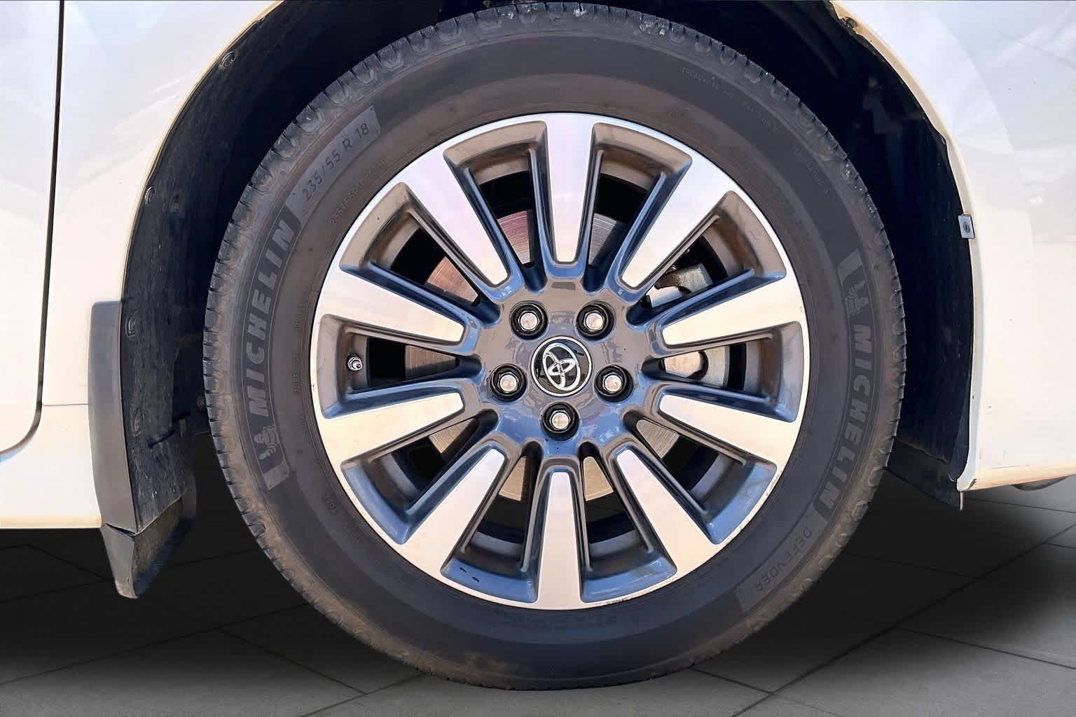 Used 2018 Blizzard Pearl Toyota Limited image 11