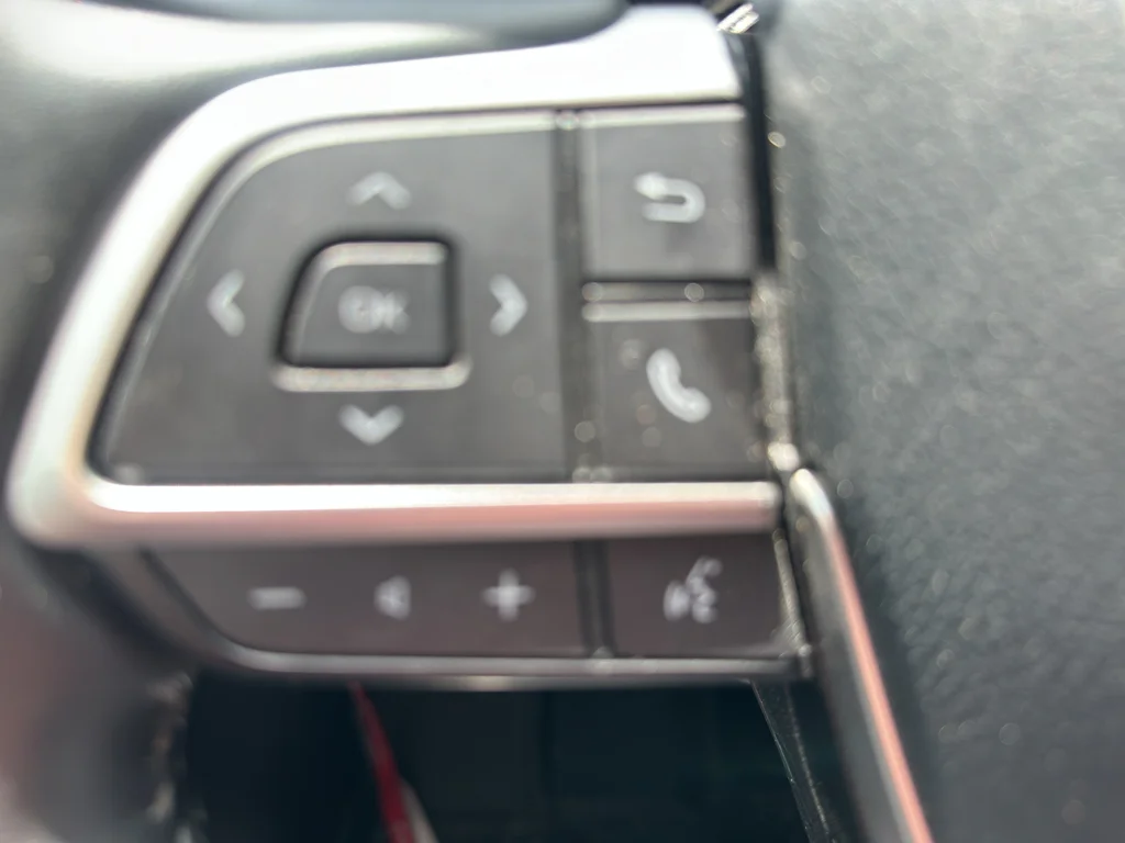 Used 2022 Wind Chill Pearl Toyota Limited image 13