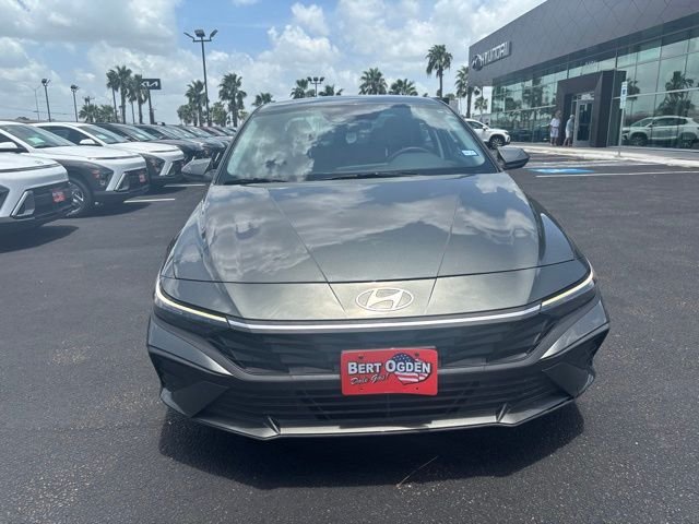 Used 2025 Gray Hyundai SE image 2