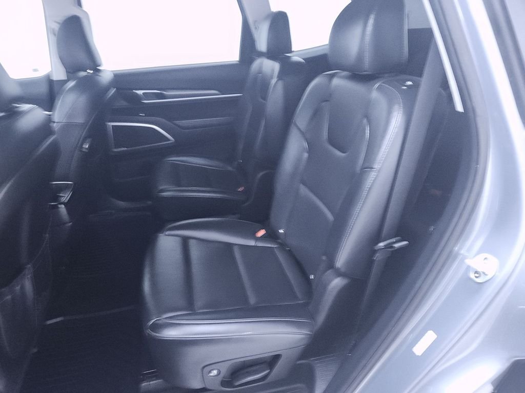 Used 2020 Silver Kia S image 22