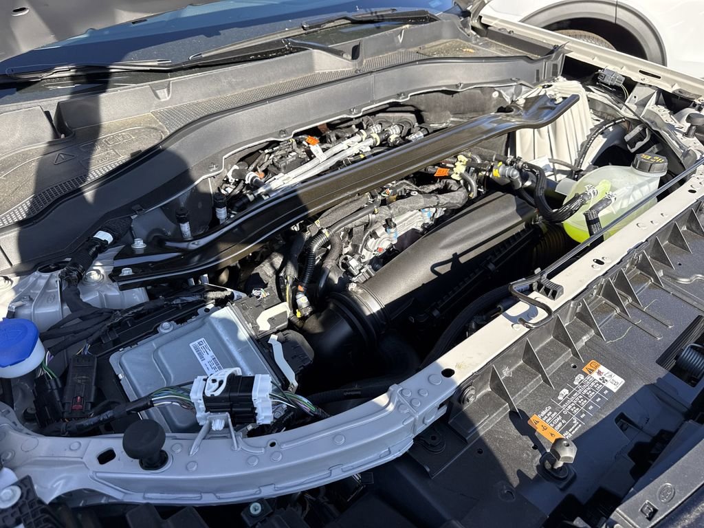 New 2026 Space White Metallic Ford ST-Line image 24