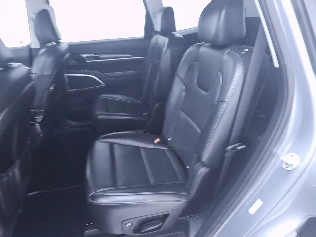 Used 2020 Silver Kia S image 22