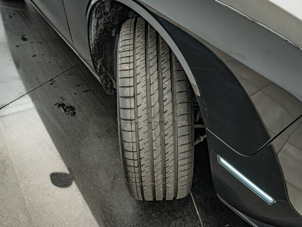 Used 2021 Pitch Black Clearcoat Dodge SXT image 40