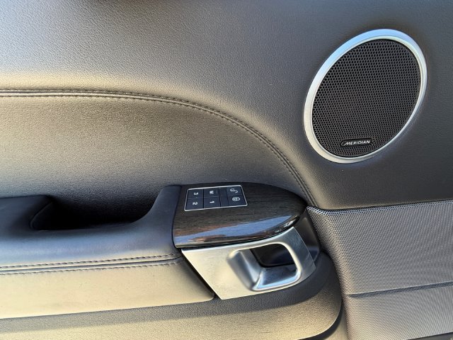 Used 2020 Gray Land Rover HSE image 11