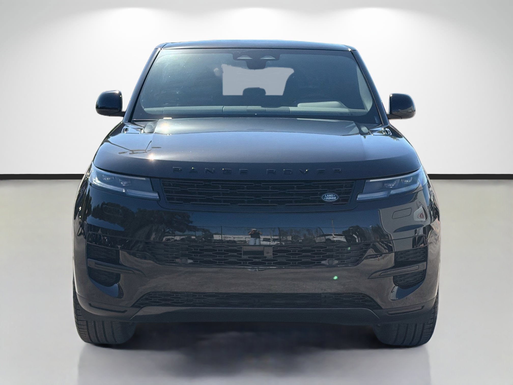 New 2027 Santorini Black Land Rover SE image 8