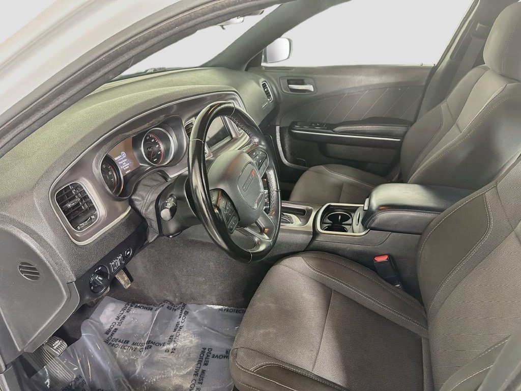 Used 2022 White Knuckle Clearcoat Dodge SXT image 17