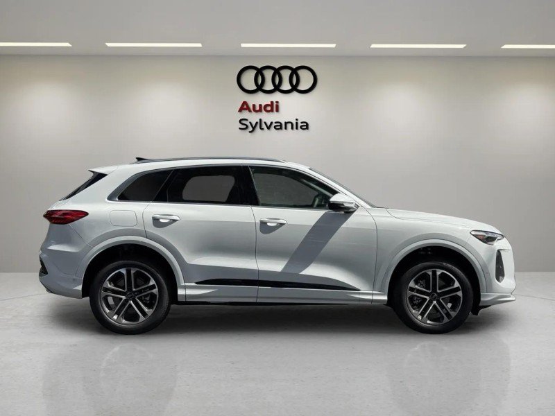 New 2026 Glacier White Metallic Audi Premium Plus image 4