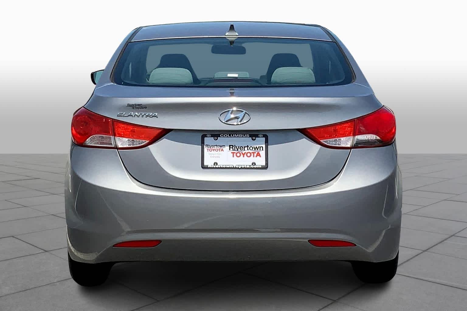Used 2011 Titanium Gray Metallic Hyundai GLS image 3