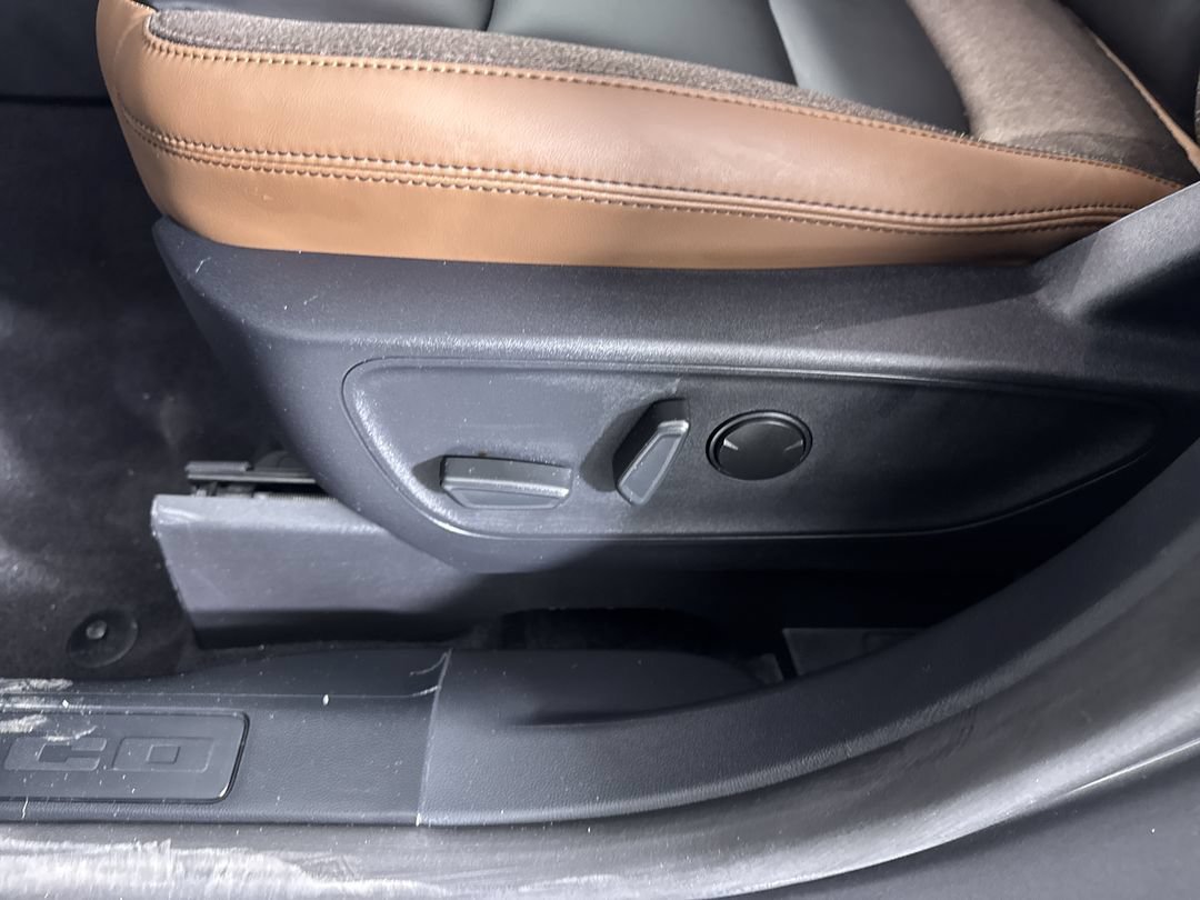 Used 2025 Light Blue Clearcoat Metallic Ford Outer Banks image 13