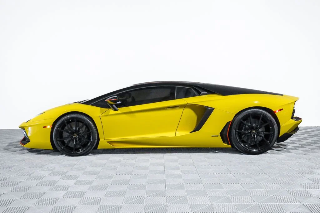 Used 2016 Yellow Lamborghini LP700-4 image 16