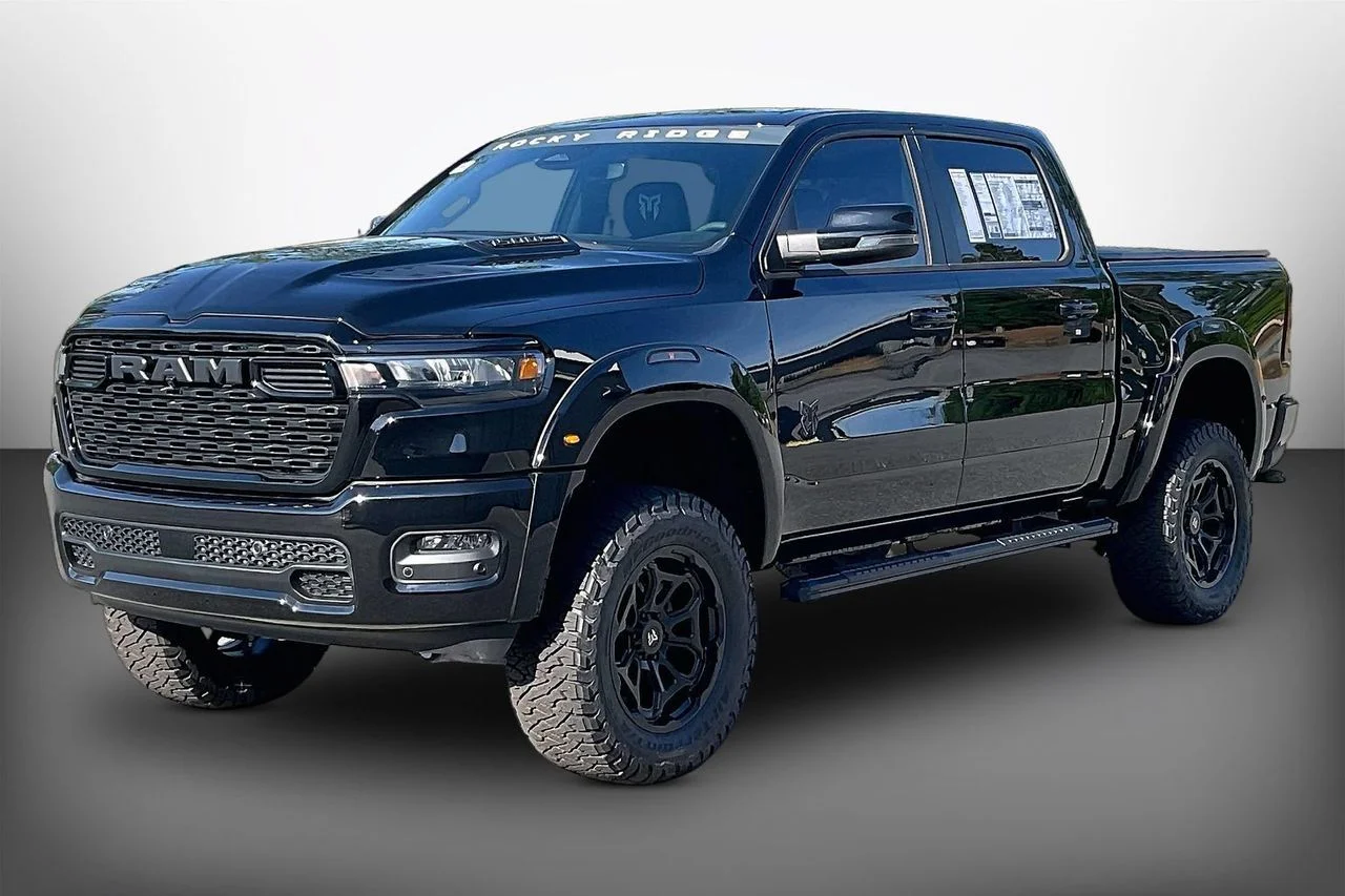 New 2026 Diamond Black Crystal Pearlcoat RAM Big Horn/Lone Star image 4
