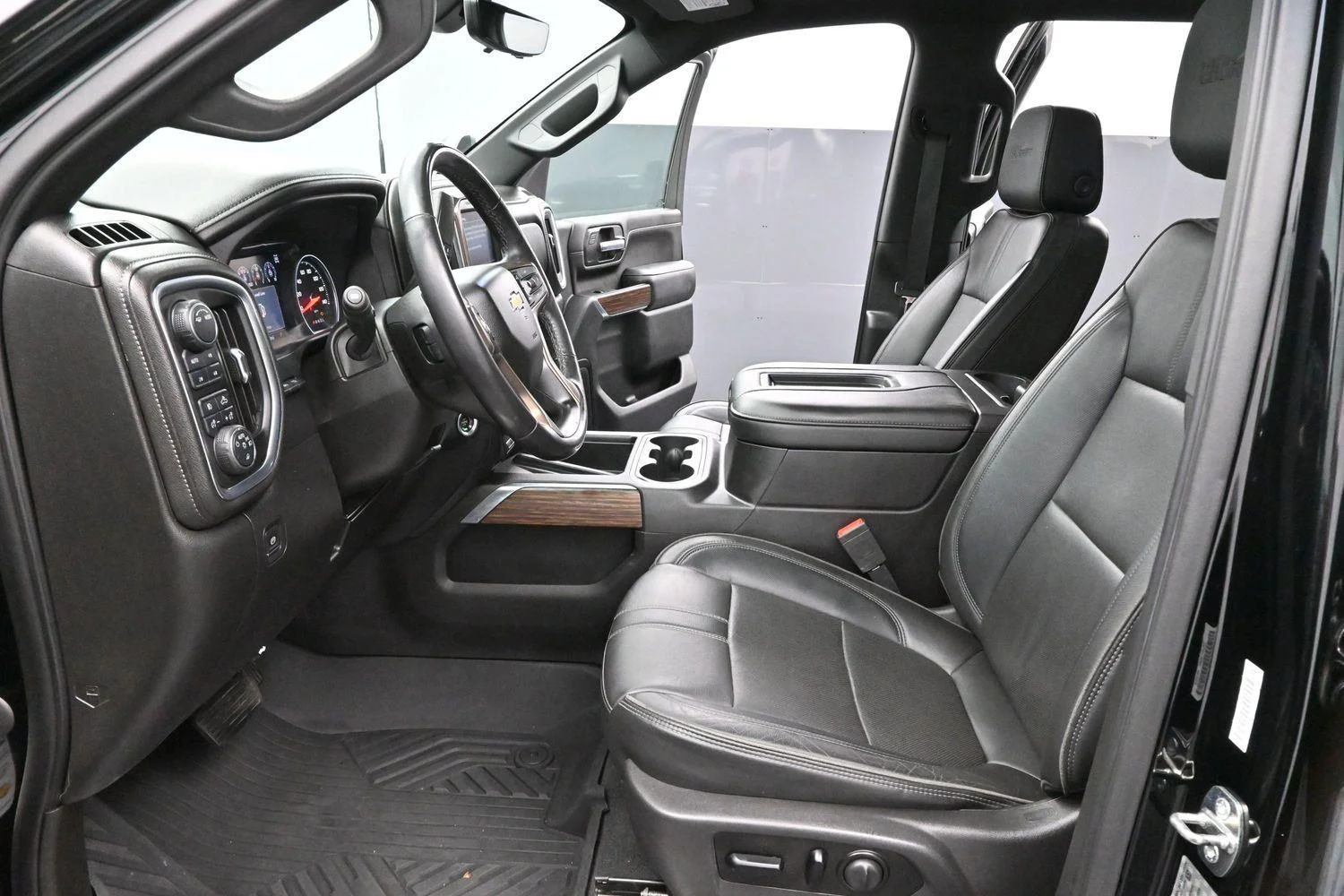 Used 2021 Black Chevrolet High Country image 12