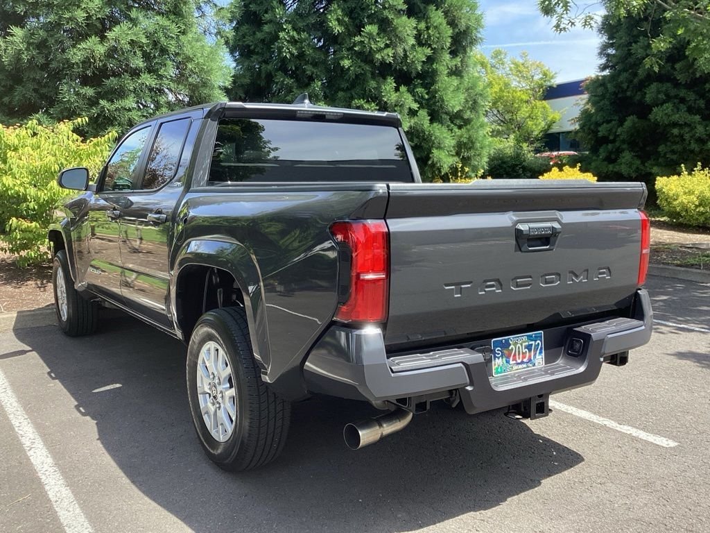 Certified Used 2025  Toyota SR5 image 9
