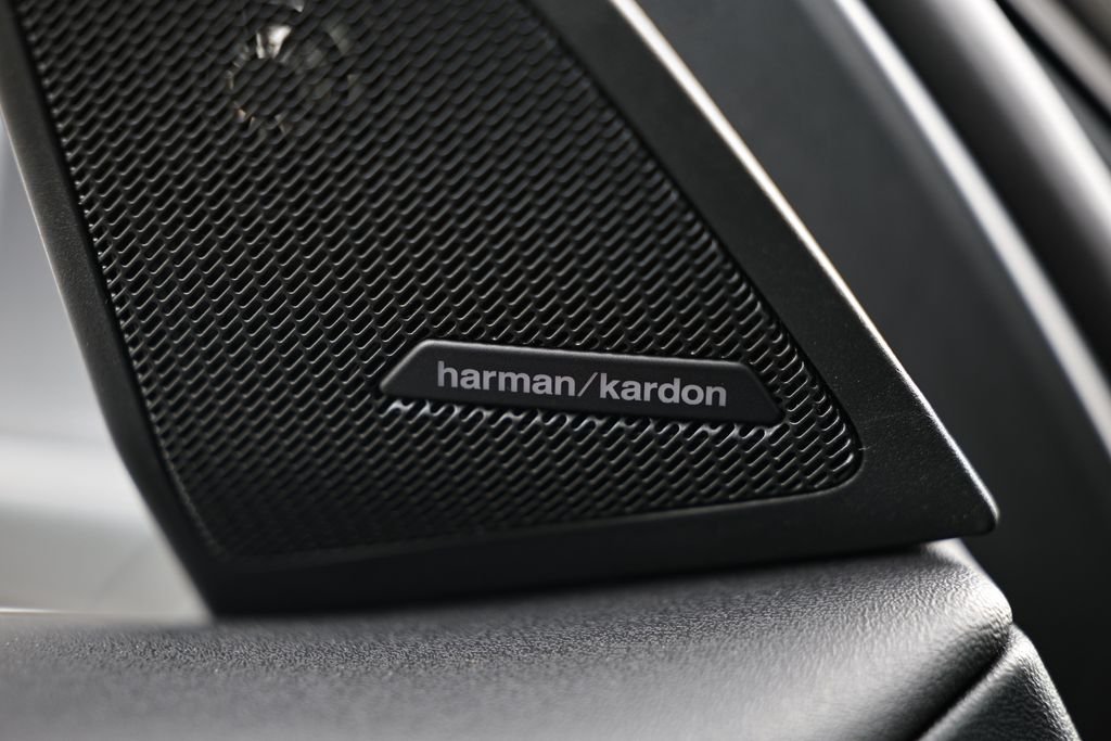 New 2026 Skyscraper Grey Metallic BMW 30 xDrive image 16
