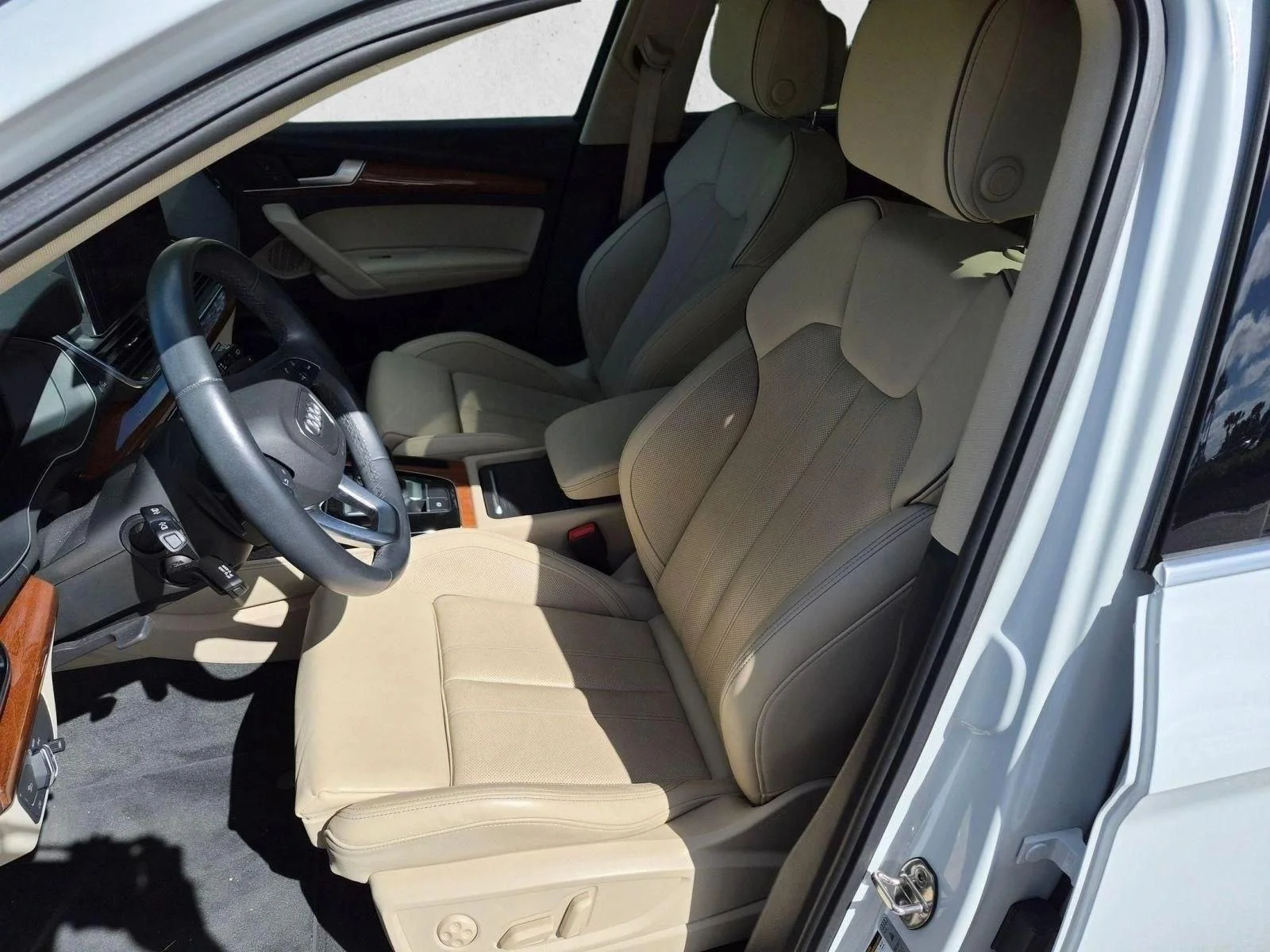 Used 2021 Glacier White Meta Audi Premium Plus image 10
