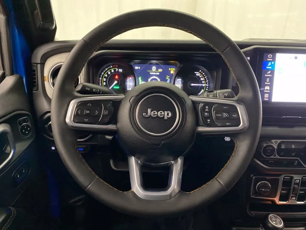 Used 2024 Hydro Blue Pearlcoat Jeep Sahara image 20