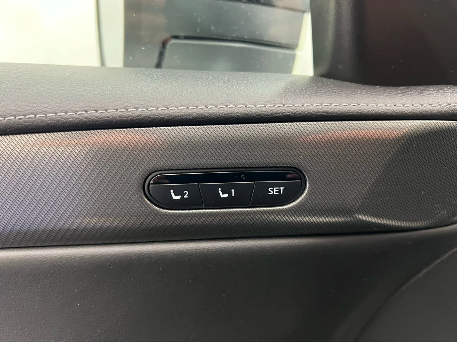 Used 2024 WH INFINITI LUXE image 19