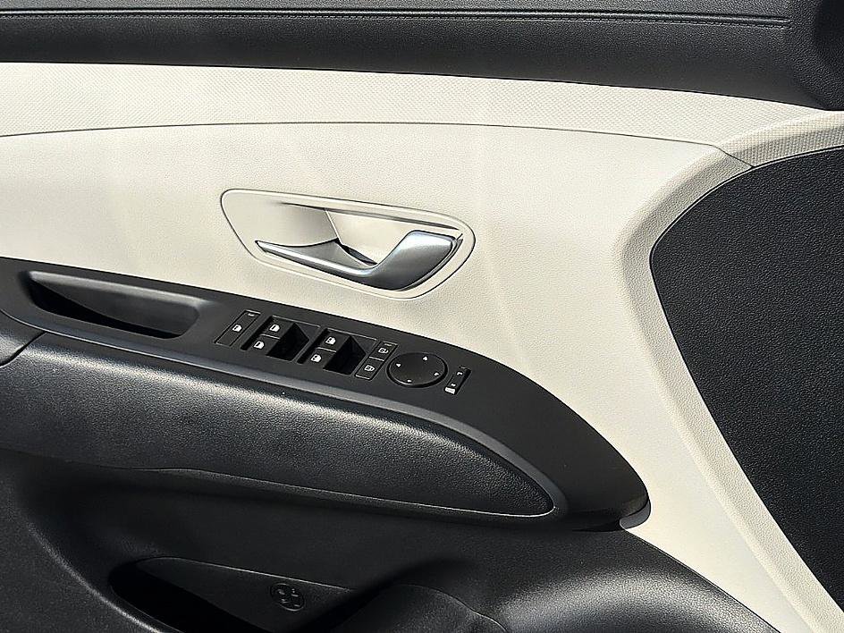 Used 2025 Serenity White Pearl Hyundai SEL image 19