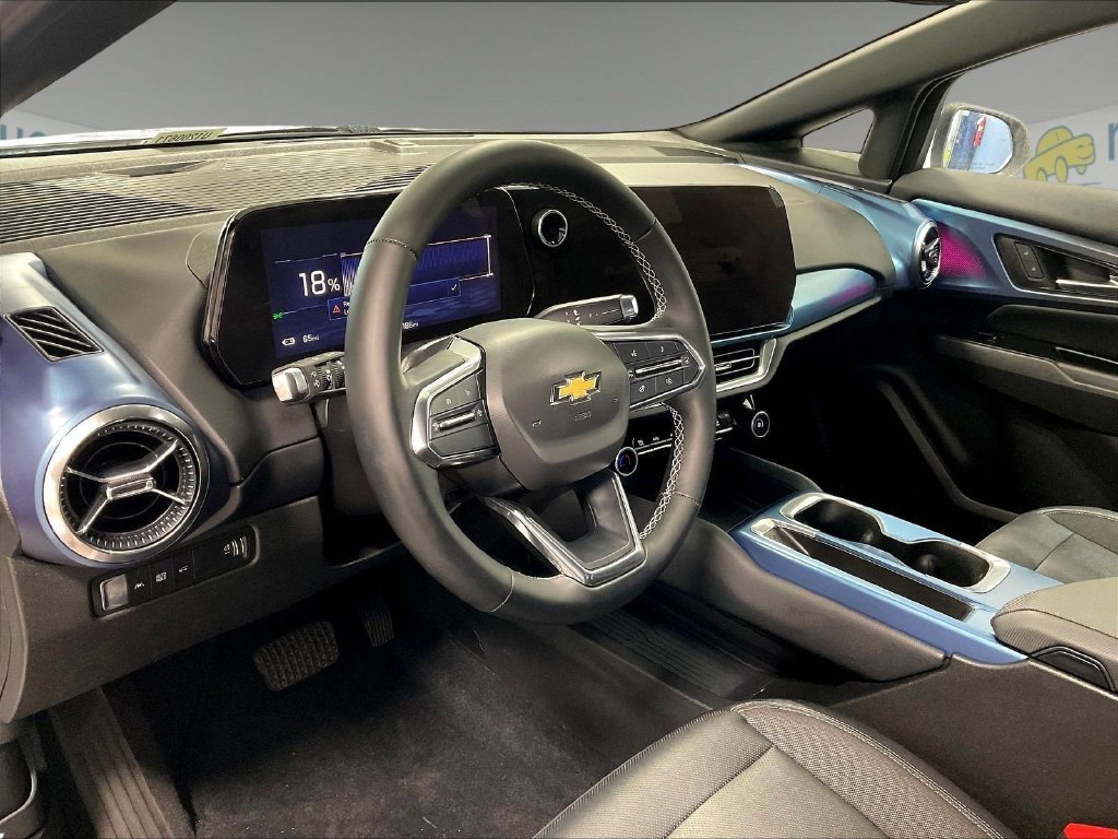Used 2024 White Chevrolet LT image 8