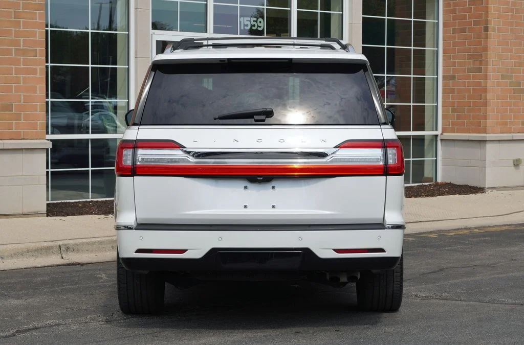 Used 2018 White Lincoln Reserve image 4