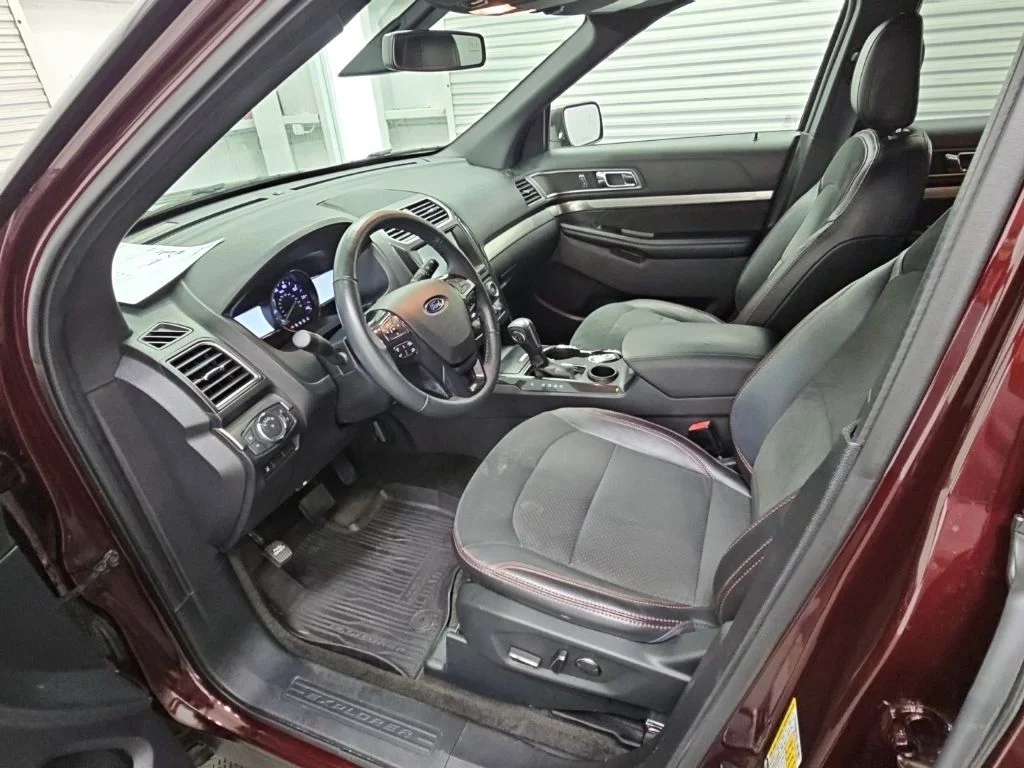 Used 2018 Red Ford XLT image 11