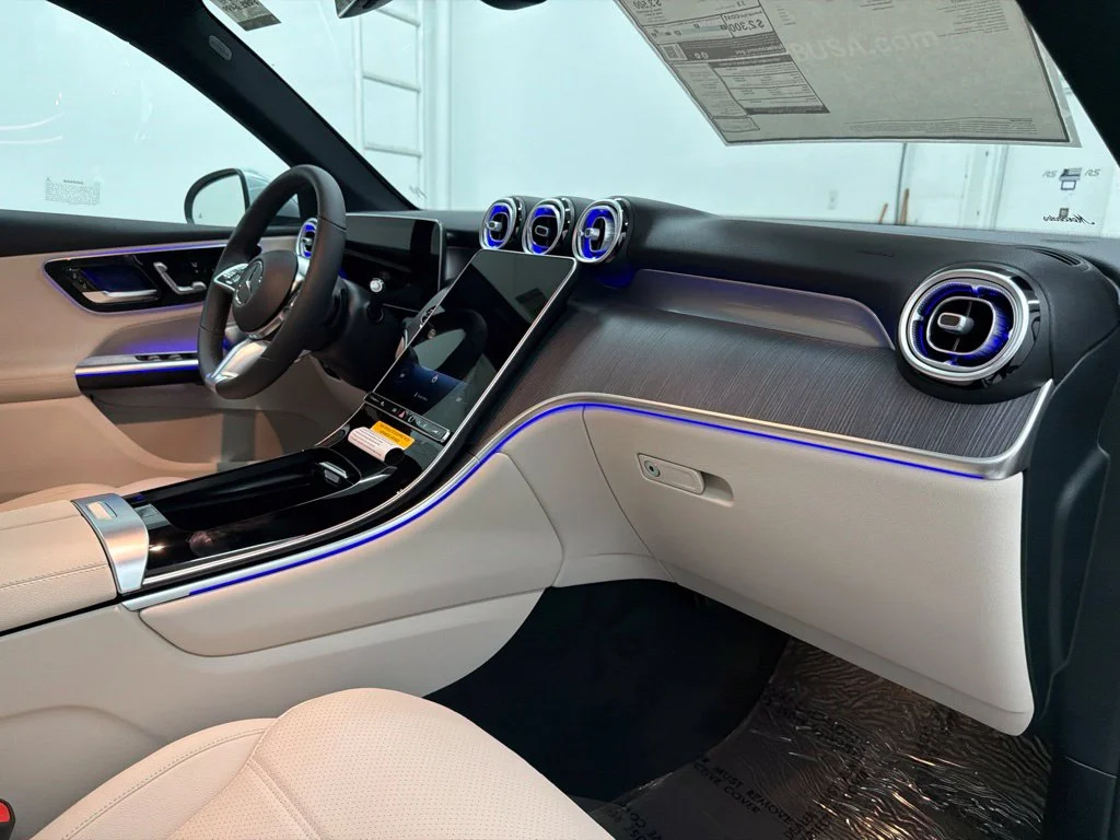 New 2027 Silver Mercedes-Benz GLC 300 image 29