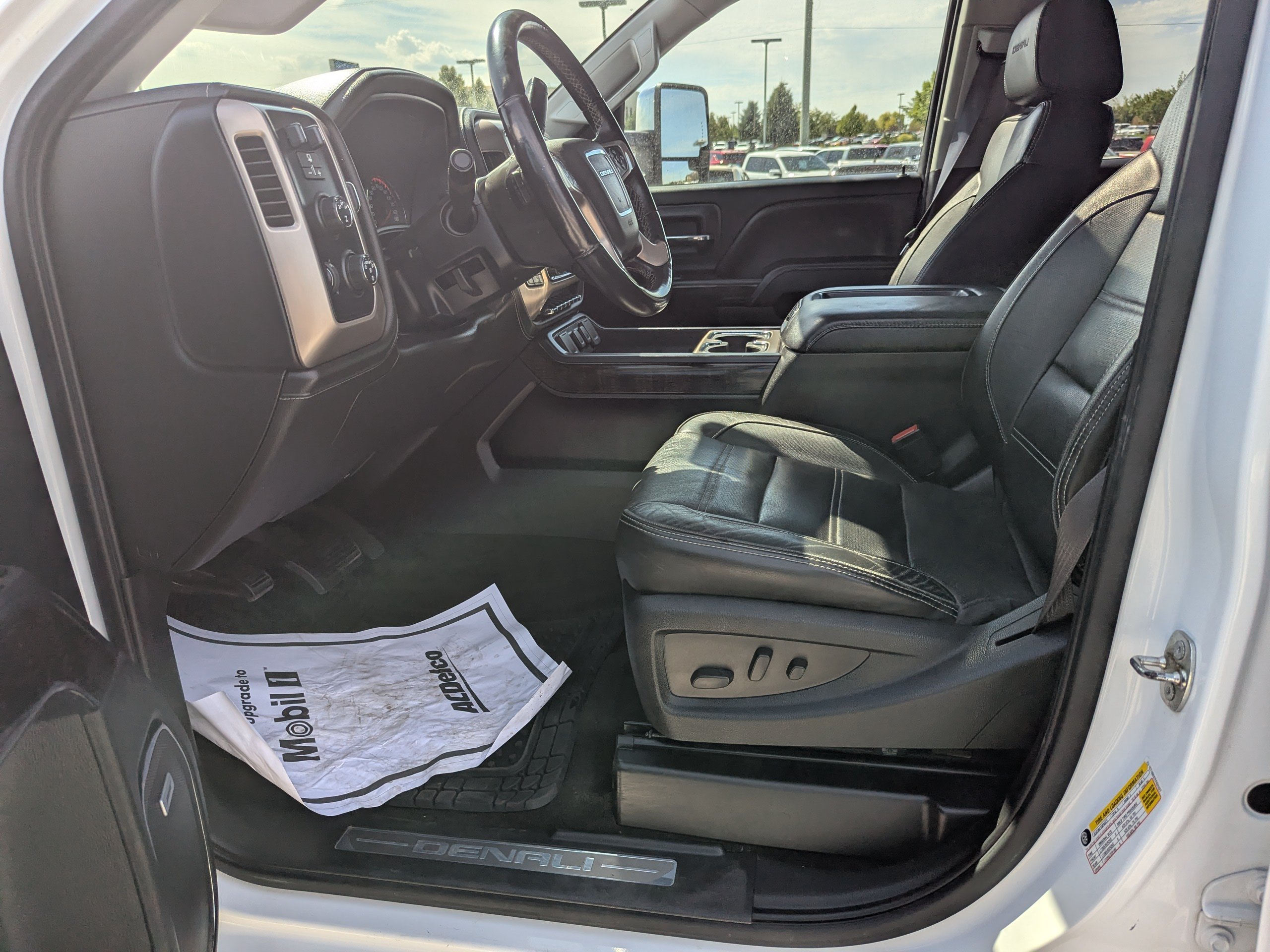 Used 2015 SUMMIT WHITE GMC Denali image 12