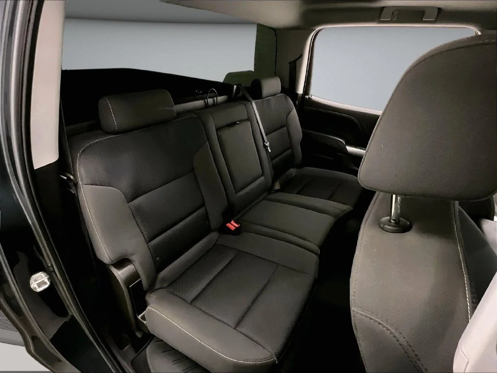 Used 2018 Gray Chevrolet LT image 25