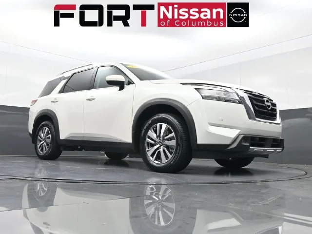 Used 2022 White Nissan SL image 33