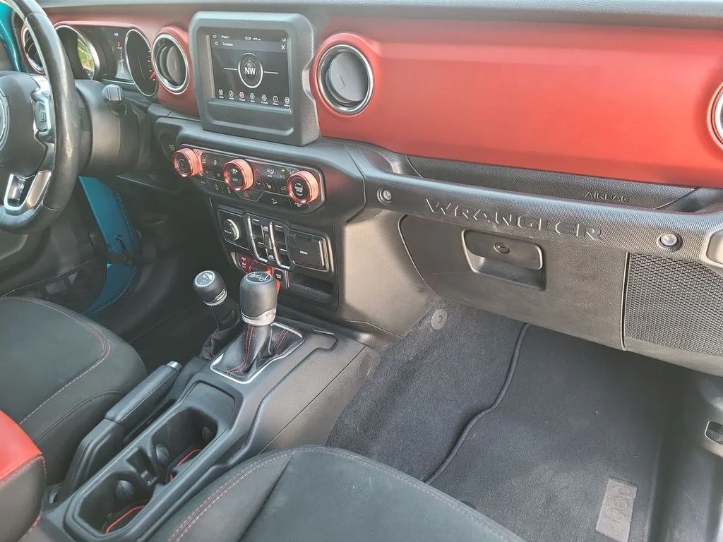 Used 2020 Bikini Pearlcoat Jeep Unlimited Rubicon image 36