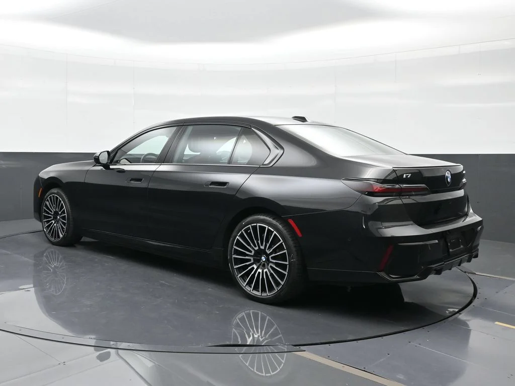 2025 BMW i7 50 - Photo 2