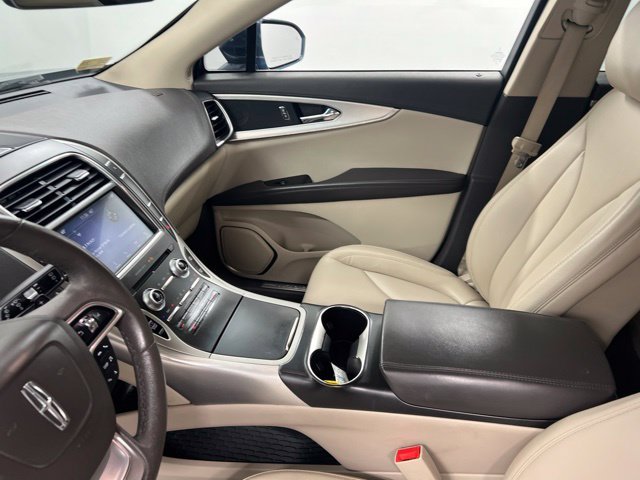 Used 2019 Blue Lincoln Standard image 21