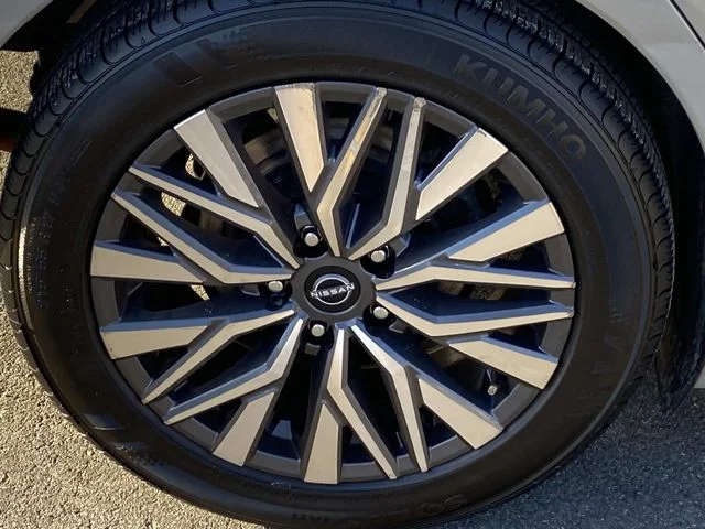 Used 2023 Silver Nissan 2.5 SV image 31