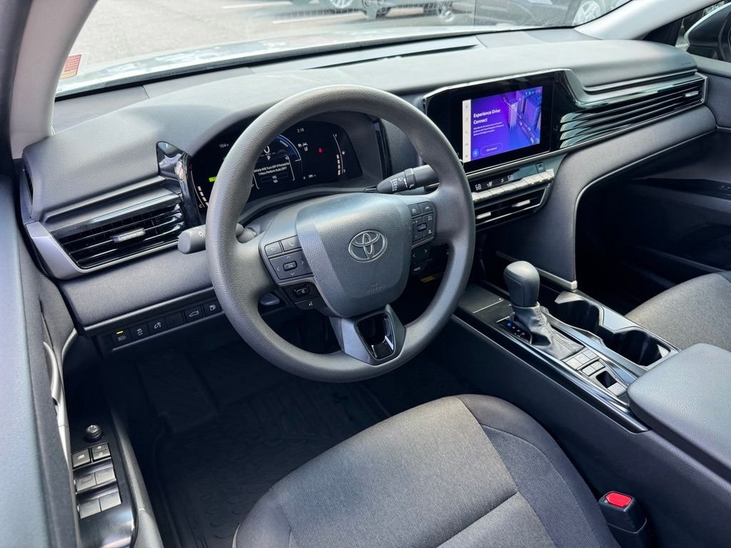 2025 Toyota Camry LE - Photo 15