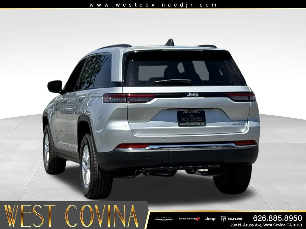 New 2026 Silver Zynith Exterior Paint Jeep  image 10
