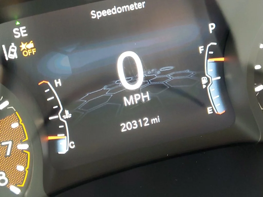 Used 2024  Jeep Limited image 14