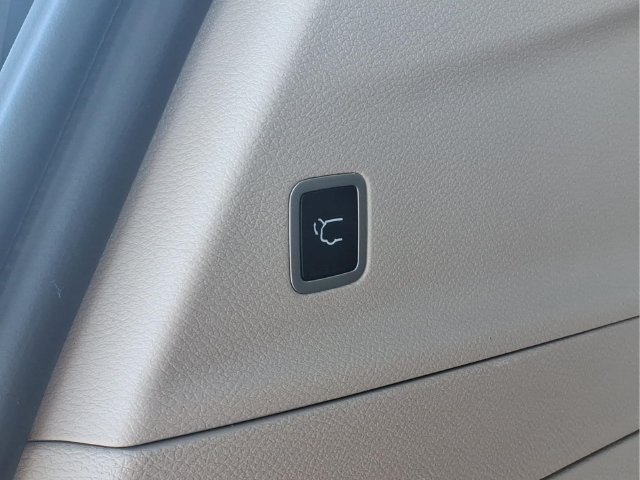 Used 2024  Chrysler Touring L image 20