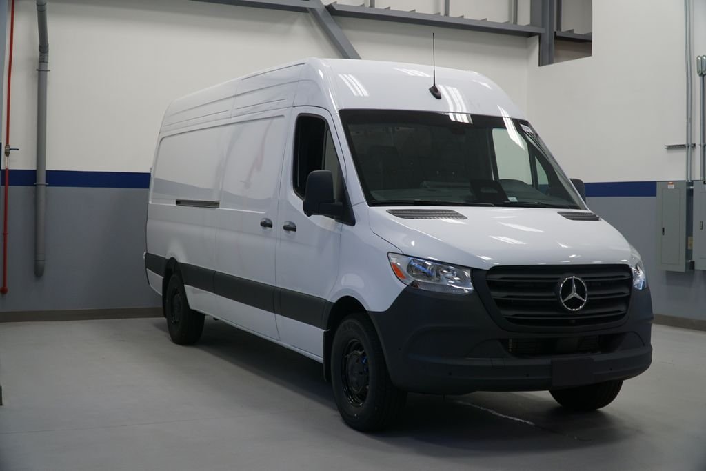 New 2026 Arctic White Mercedes-Benz Cargo 170 WB image 1