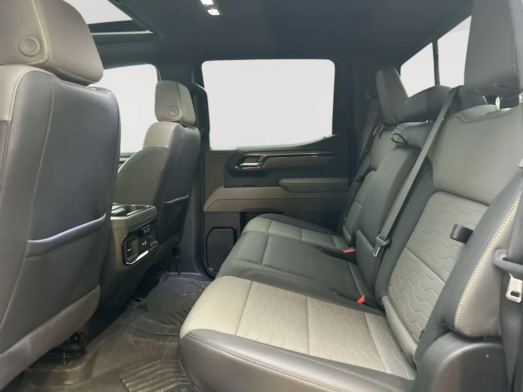 Used 2025 White Chevrolet ZR2 image 30