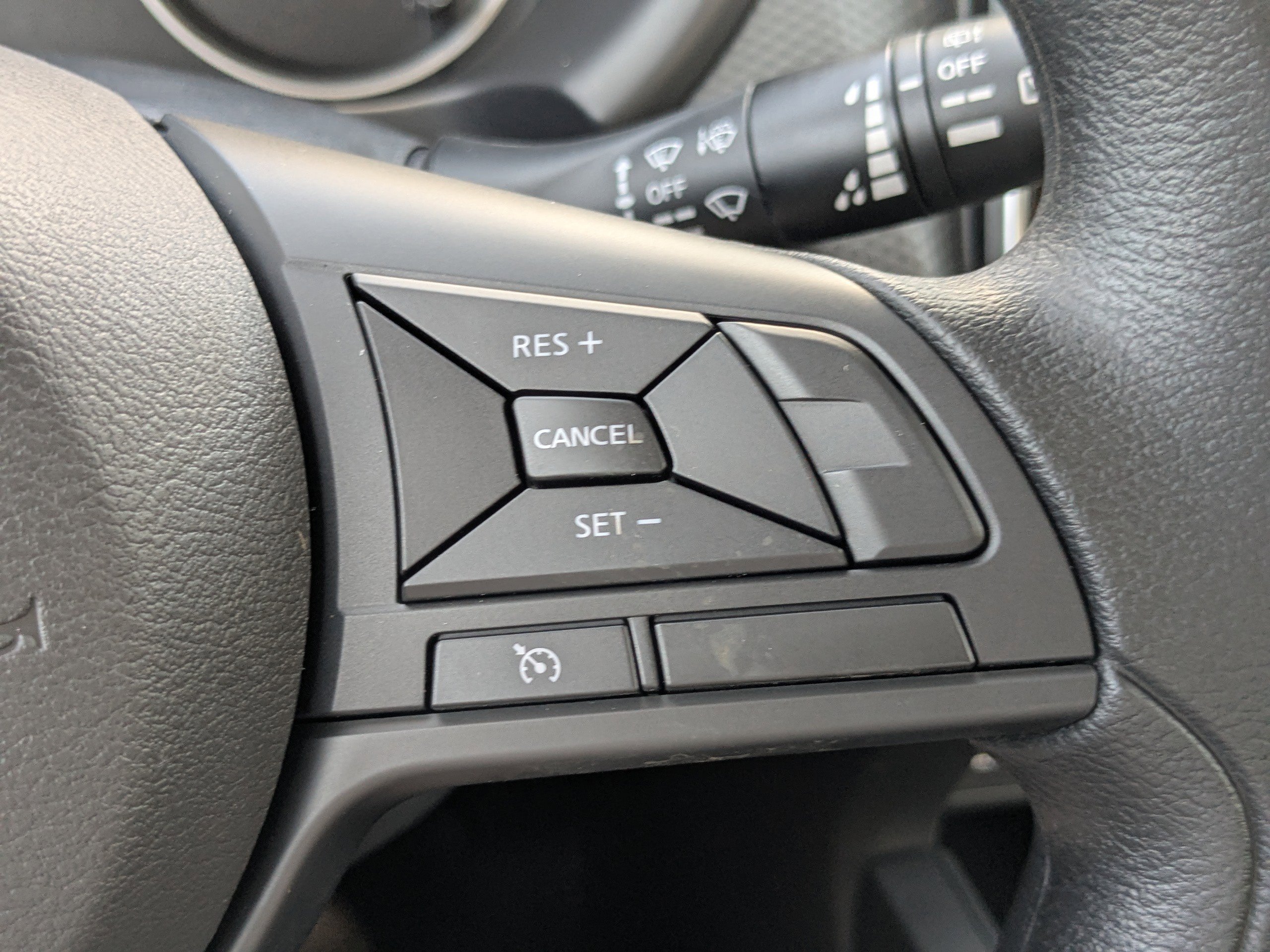 2025 Nissan KICKS PLAY Base - Photo 24