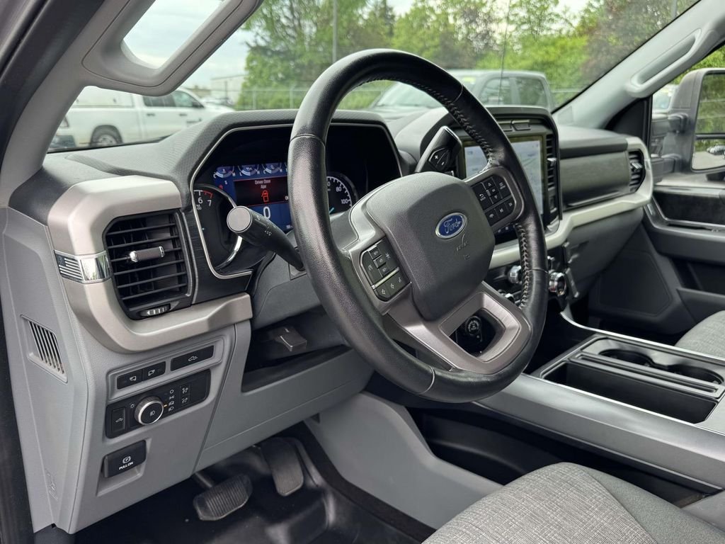 Used 2021 Silver Ford XLT image 2