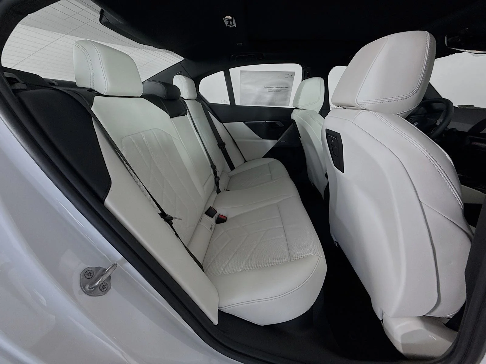 New 2026 Mineral White Metallic BMW eDrive40 image 29