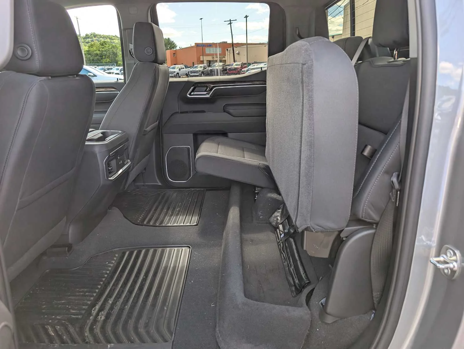 New 2026 Sterling Metallic GMC Elevation image 21