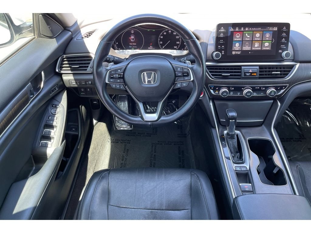 Used 2018 Platinum White Pearl Honda Touring 1.5T image 16