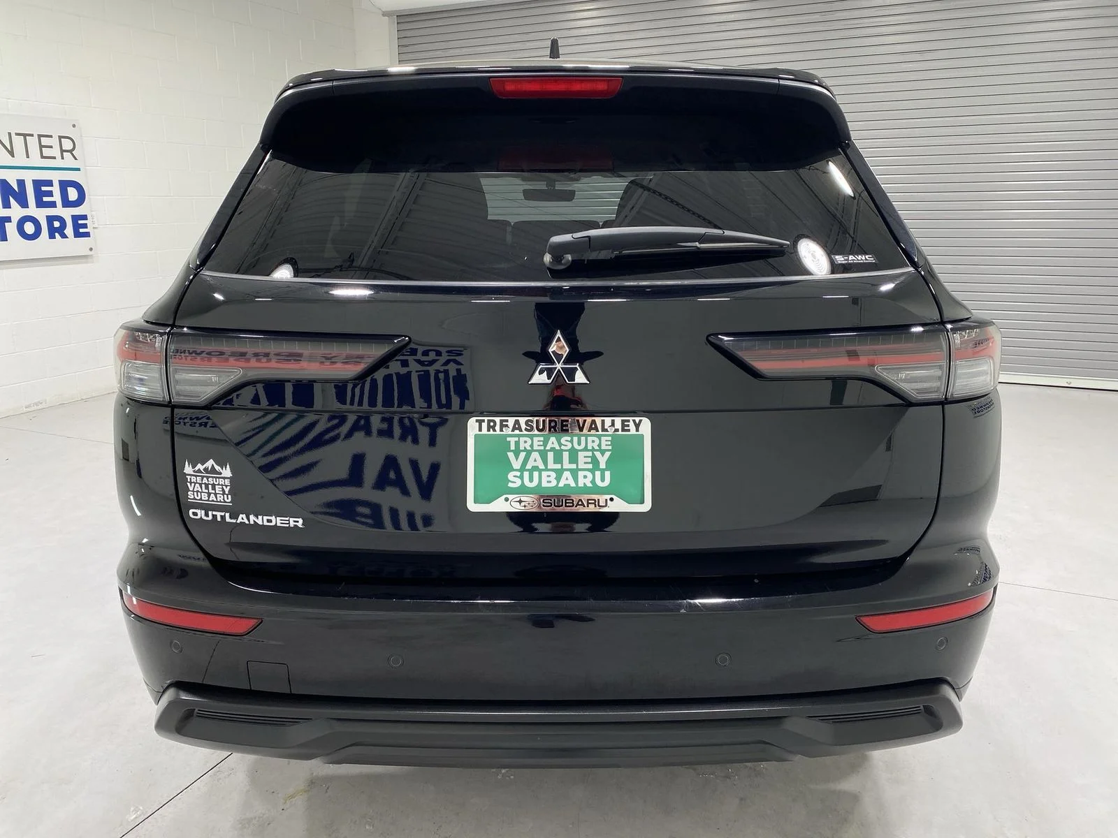 Used 2025 Black Mitsubishi ES image 7