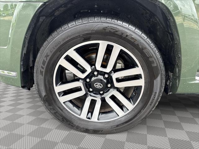 Certified Used 2022 ARMY GREEN Toyota  image 17