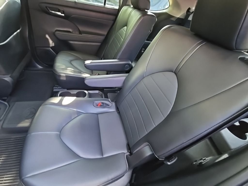 Used 2021 Gray Toyota XLE image 11